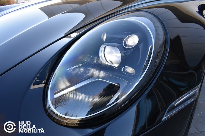 PORSCHE 911 Carrera 4S